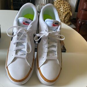 Nike Women’s Court Legacy Next Nature Size 10 White Black Casual Shoes